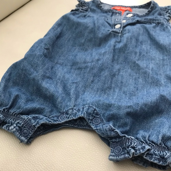 ❌Sold❌🦋Joe Fresh Baby Girl Denim Bubble Romper🦋🌼 - Picture 3 of 6